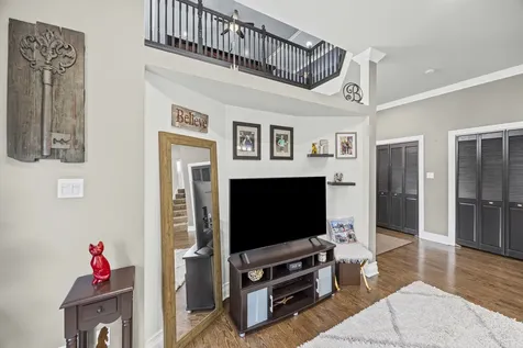 130 South Elm Tree Lane Elmhurst IL 60126