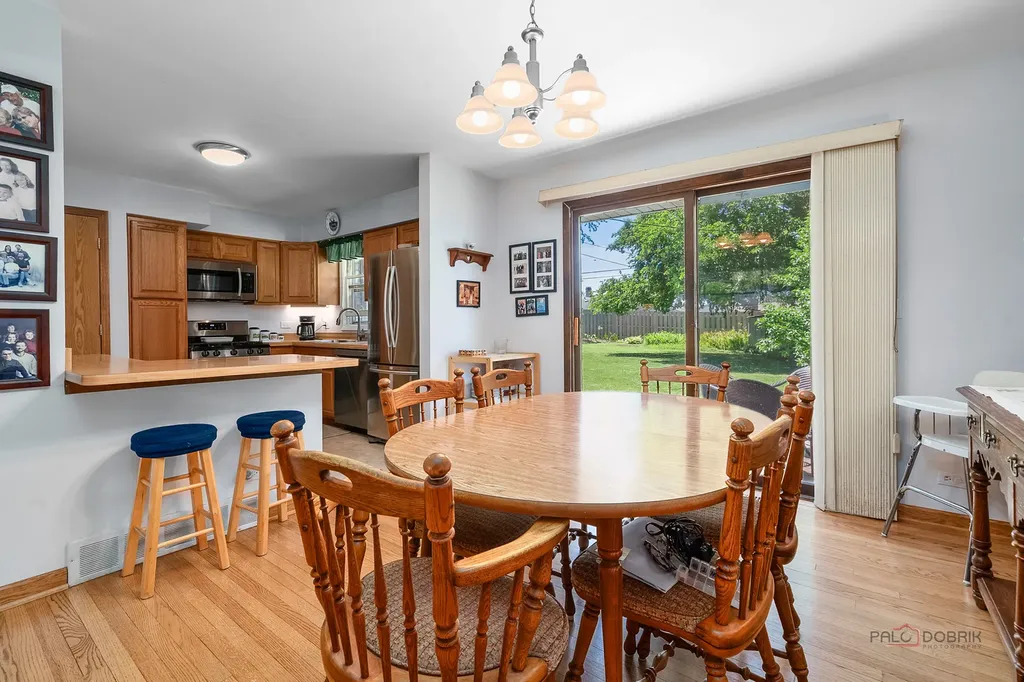 1407 Washington Street Lake In The Hills IL 60156