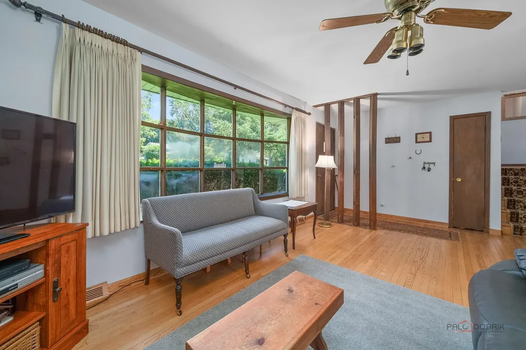 1407 Washington Street Lake In The Hills IL 60156