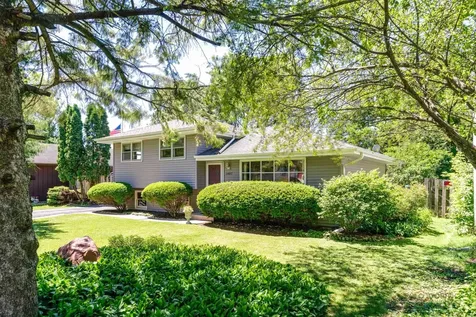 1407 Washington Street Lake In The Hills IL 60156
