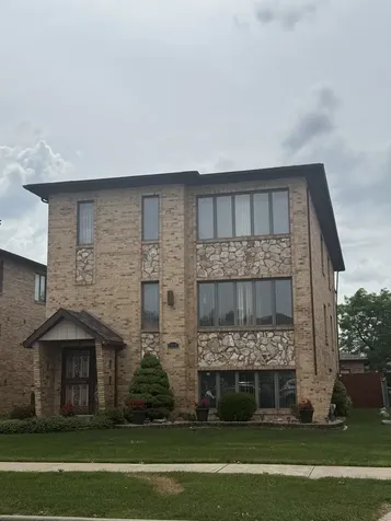 7918 Nordica Avenue Burbank IL 60459