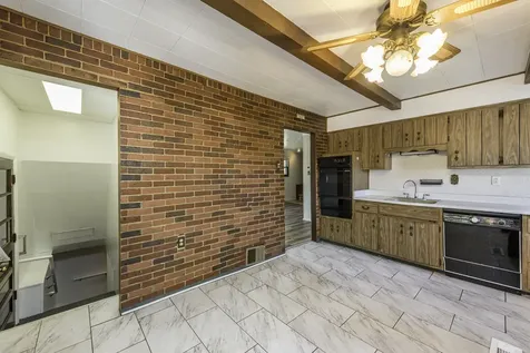 2809 North Elmwood Avenue Waukegan IL 60087