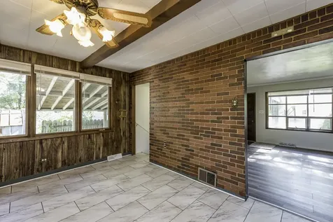 2809 North Elmwood Avenue Waukegan IL 60087