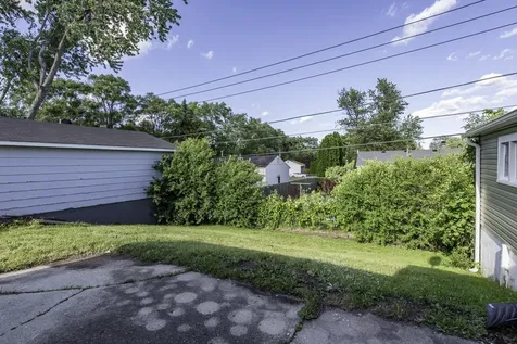 2809 North Elmwood Avenue Waukegan IL 60087