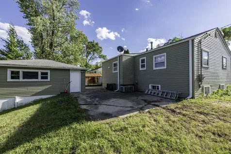 2809 North Elmwood Avenue Waukegan IL 60087