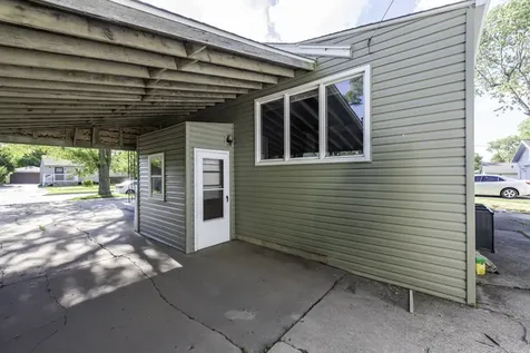 2809 North Elmwood Avenue Waukegan IL 60087