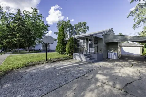 2809 North Elmwood Avenue Waukegan IL 60087