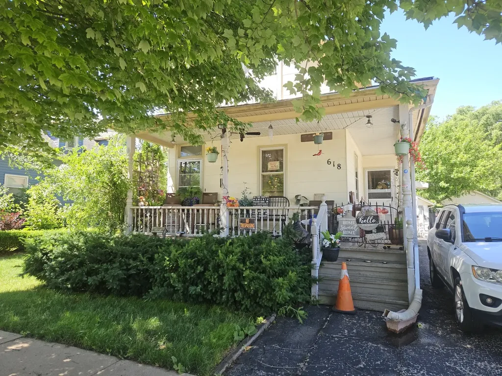 618 Washburn Street Elgin IL 60123