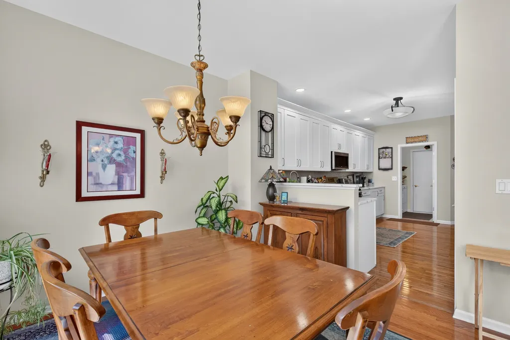 869 Havenshire Road Naperville IL 60565