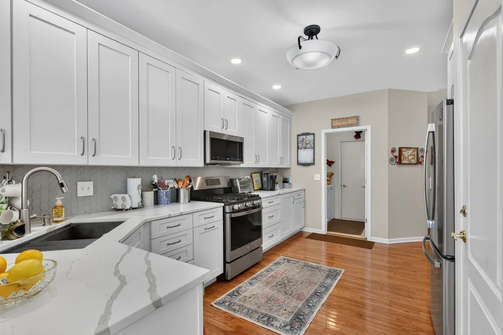 869 Havenshire Road Naperville IL 60565