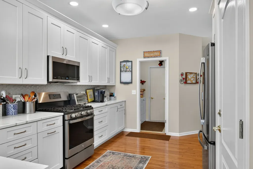 869 Havenshire Road Naperville IL 60565