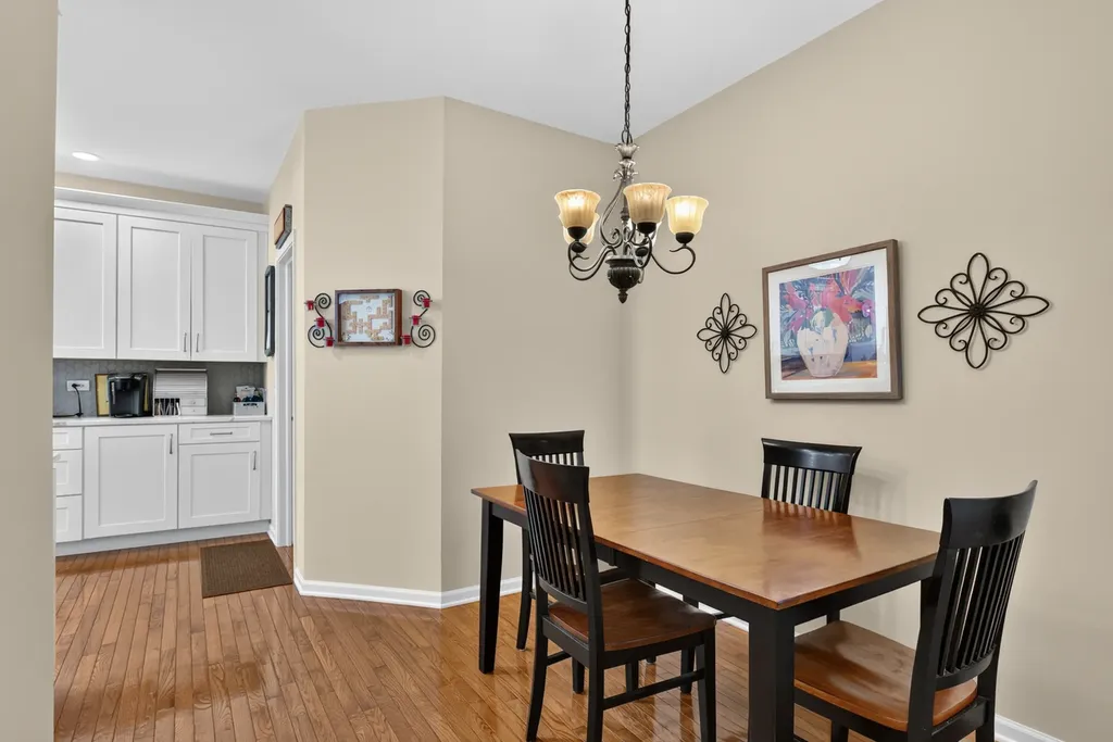 869 Havenshire Road Naperville IL 60565
