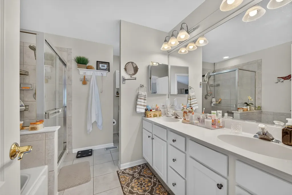 869 Havenshire Road Naperville IL 60565