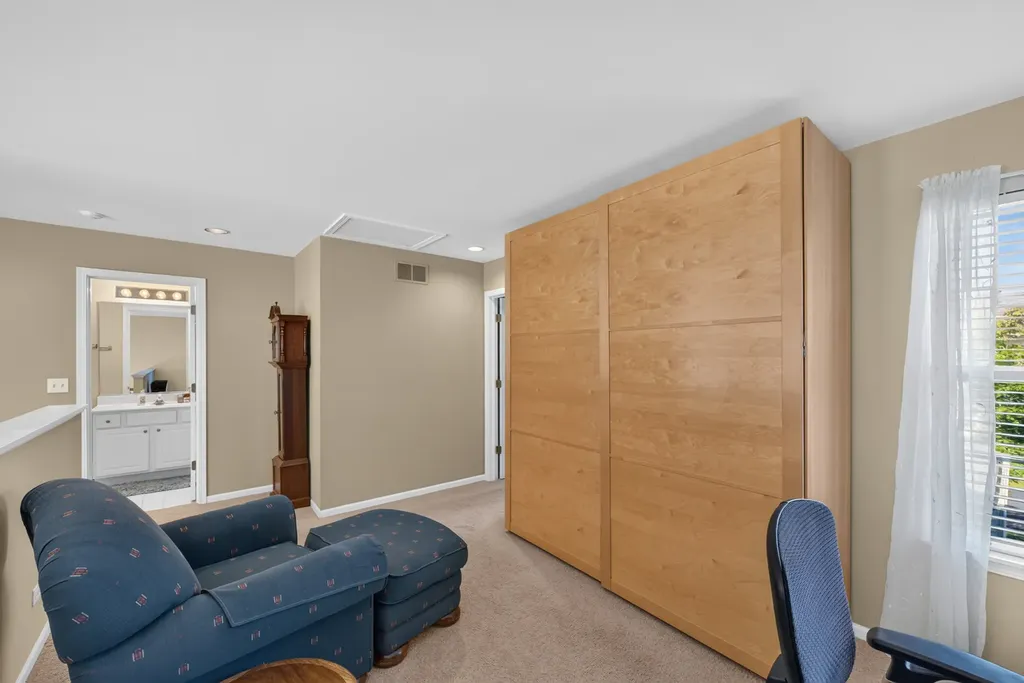 869 Havenshire Road Naperville IL 60565