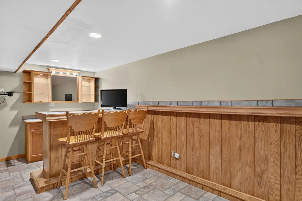 869 Havenshire Road Naperville IL 60565