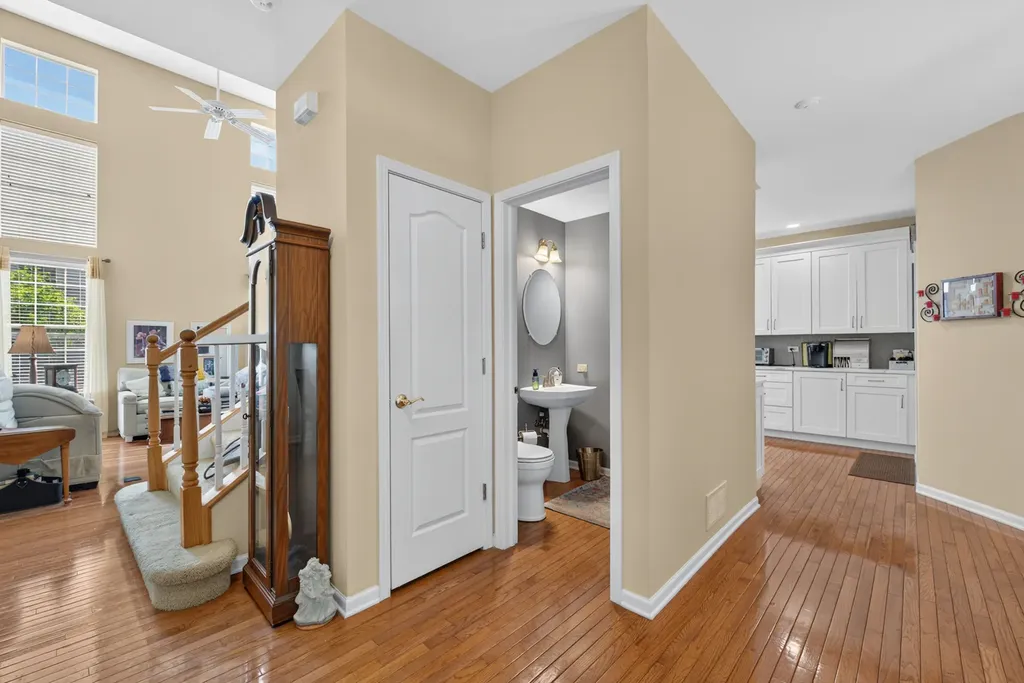 869 Havenshire Road Naperville IL 60565