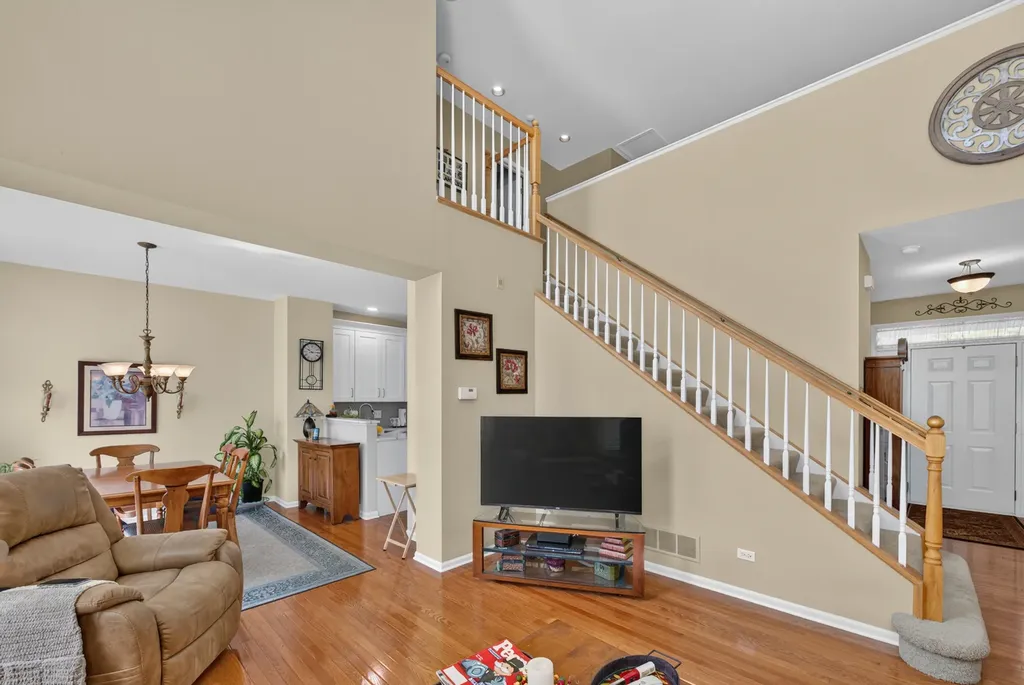 869 Havenshire Road Naperville IL 60565