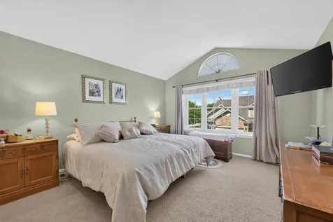 869 Havenshire Road Naperville IL 60565