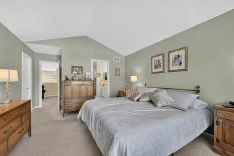 869 Havenshire Road Naperville IL 60565