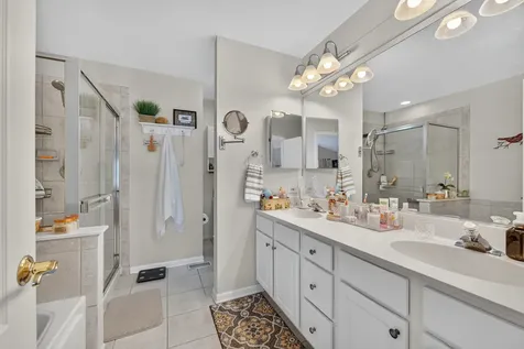 869 Havenshire Road Naperville IL 60565