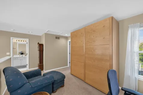 869 Havenshire Road Naperville IL 60565