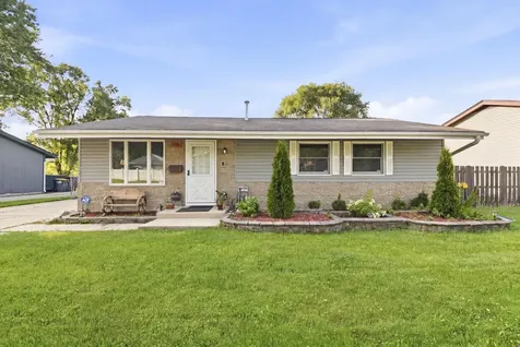 706 Hillside Drive Streamwood IL 60107
