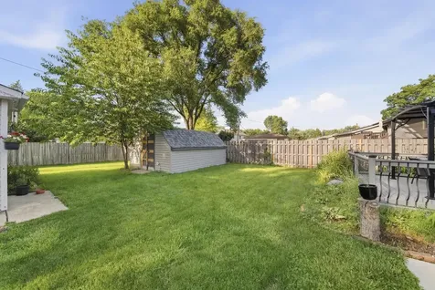 706 Hillside Drive Streamwood IL 60107
