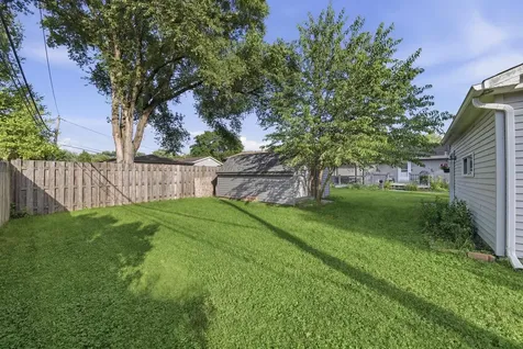 706 Hillside Drive Streamwood IL 60107