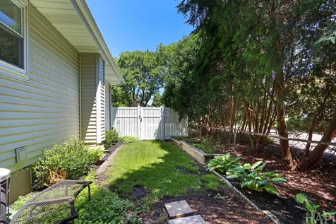 597 Dublin Drive Mundelein IL 60060