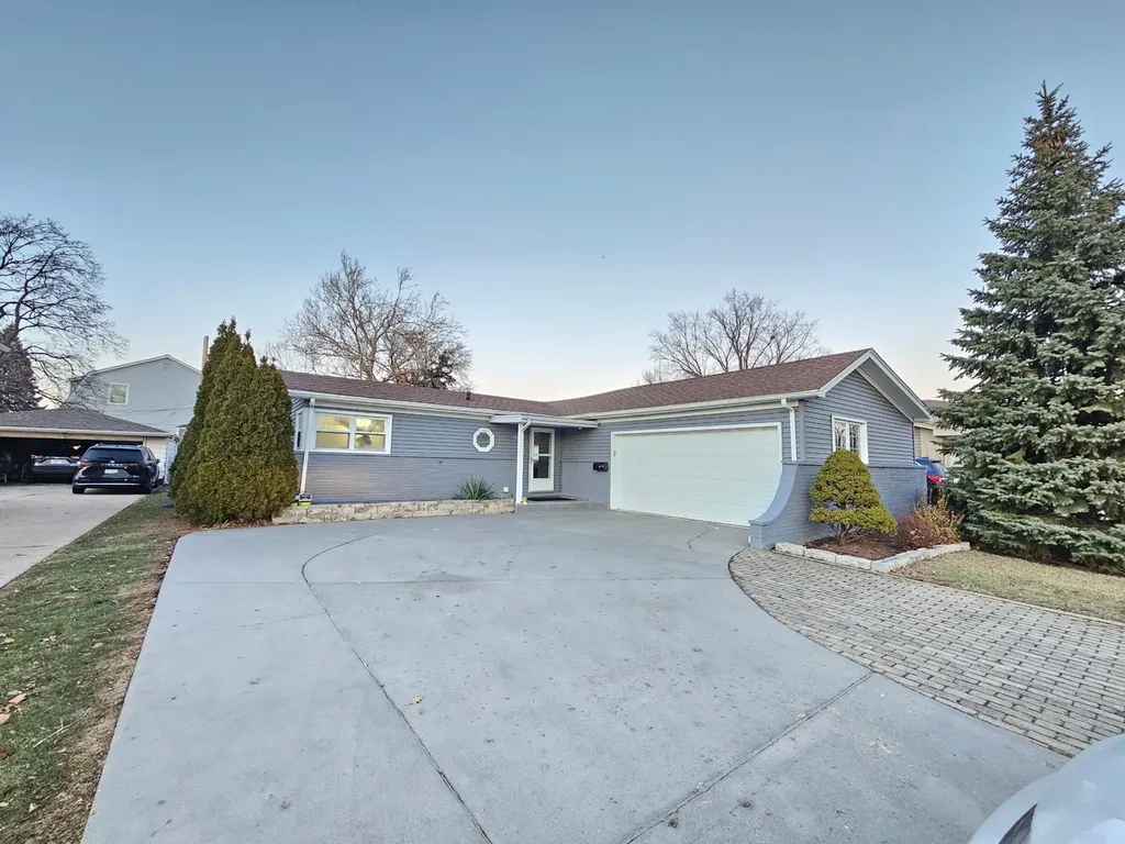 770 Cordial Drive Des Plaines IL 60018