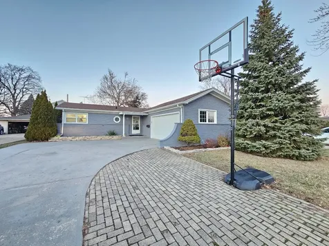 770 Cordial Drive Des Plaines IL 60018