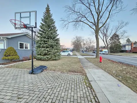 770 Cordial Drive Des Plaines IL 60018