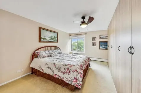 16 East Old Willow Road Prospect Heights IL 60070