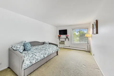 16 East Old Willow Road Prospect Heights IL 60070