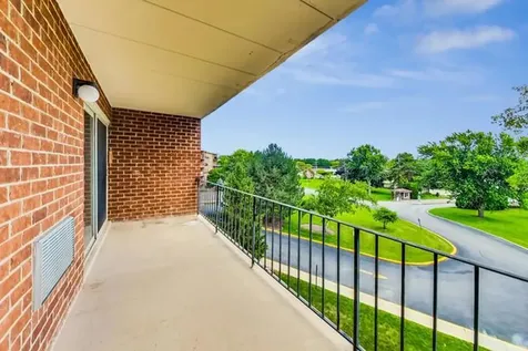 16 East Old Willow Road Prospect Heights IL 60070