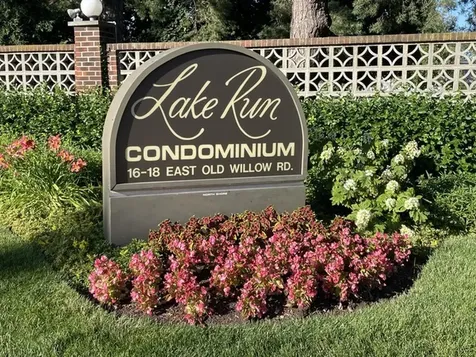 16 East Old Willow Road Prospect Heights IL 60070