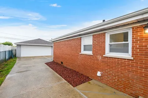 3914 153RD Street Midlothian IL 60445