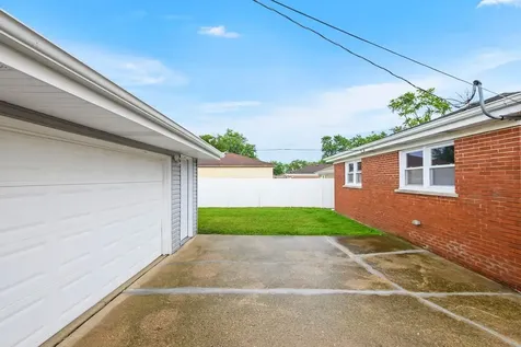 3914 153RD Street Midlothian IL 60445