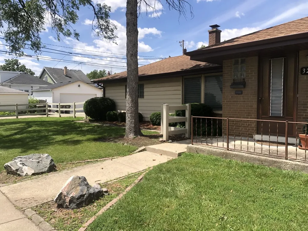 3246 Oak Avenue Brookfield IL 60513
