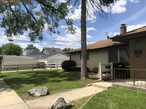 3246 Oak Avenue Brookfield IL 60513