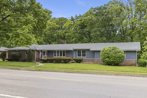 1198 Lisbon Street Morris IL 60450