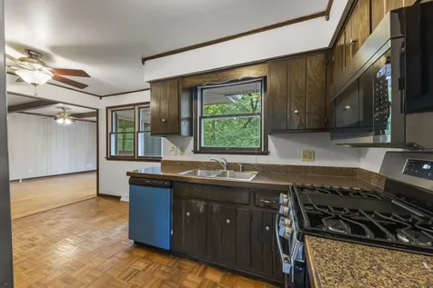 1198 Lisbon Street Morris IL 60450