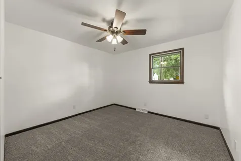 1198 Lisbon Street Morris IL 60450