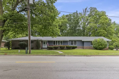 1198 Lisbon Street Morris IL 60450