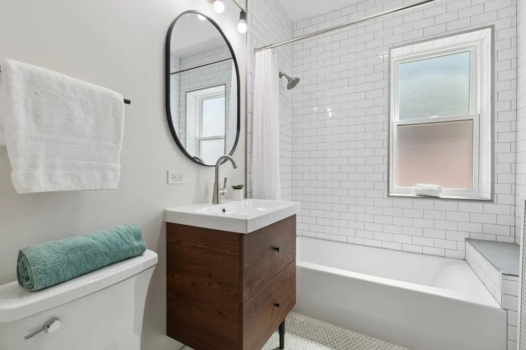 4908 West Pensacola Avenue Chicago IL 60641