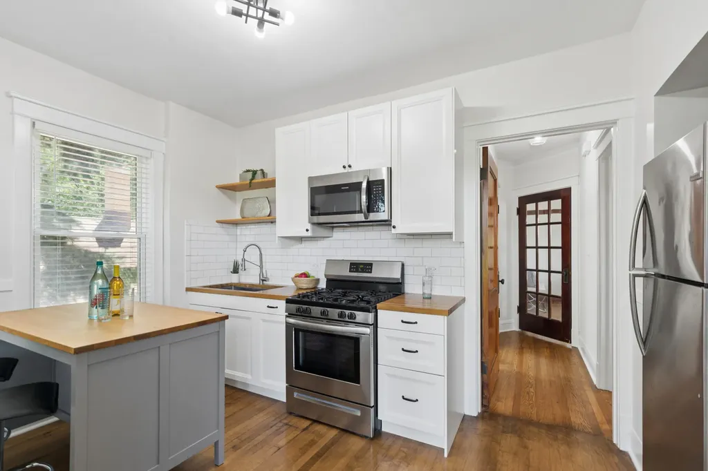 4908 West Pensacola Avenue Chicago IL 60641