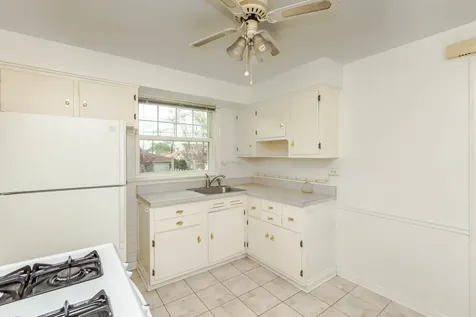 4236 West Nelson Street Chicago IL 60641