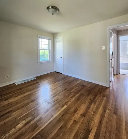4231 West Nelson Street Chicago IL 60641