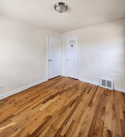 4231 West Nelson Street Chicago IL 60641