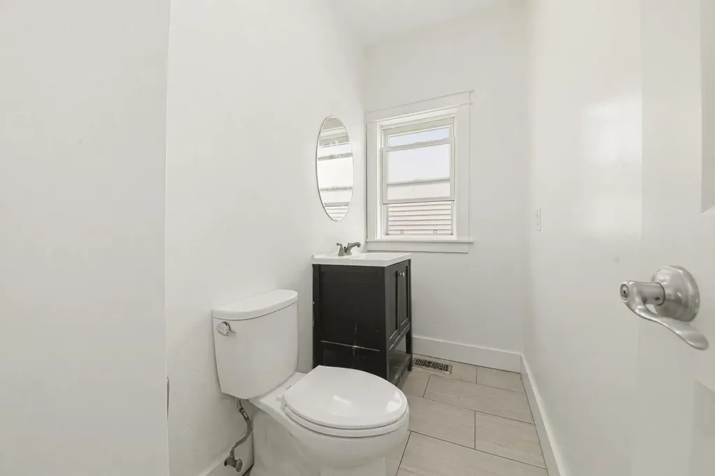 2446 West Pensacola Avenue Chicago IL 60618